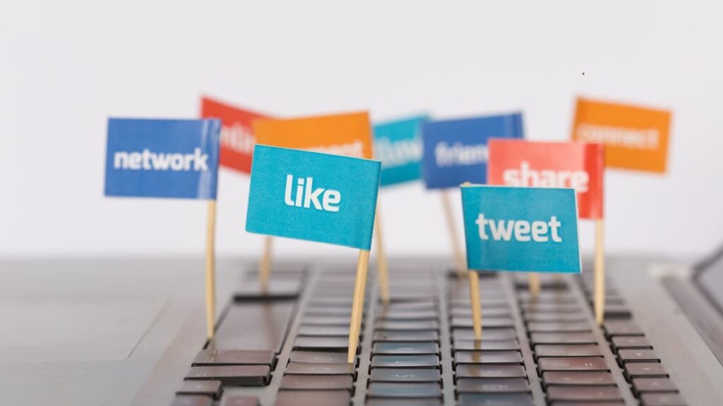 Como Usar Ferramentas de IA para Criar Conteúdo em Redes Sociais: Guia Completo 2025 3 Ferramentas de IA para Criar Conteúdo Conteúdo em Redes Sociais